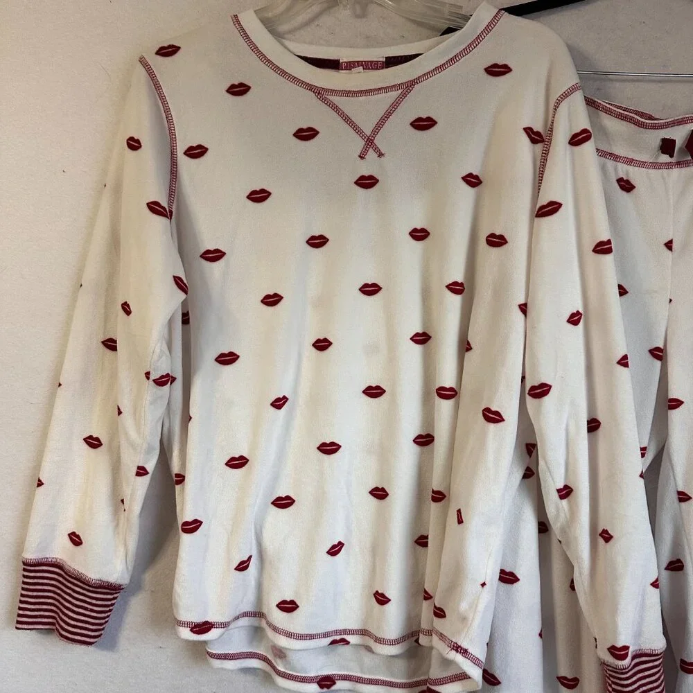 PJ‎ Salvage pajamas sz L fleece white red lips stripes Valentine's day 2 piece